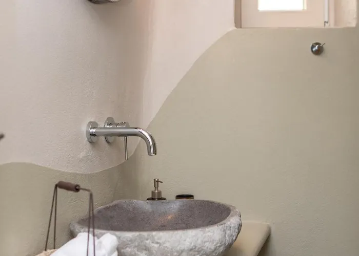 Villa Peratsi Stone Naxos City