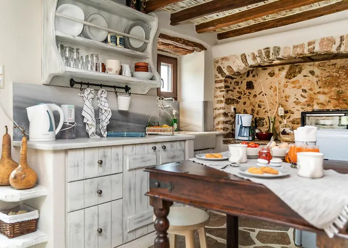 Villa Peratsi Stone Naxos City