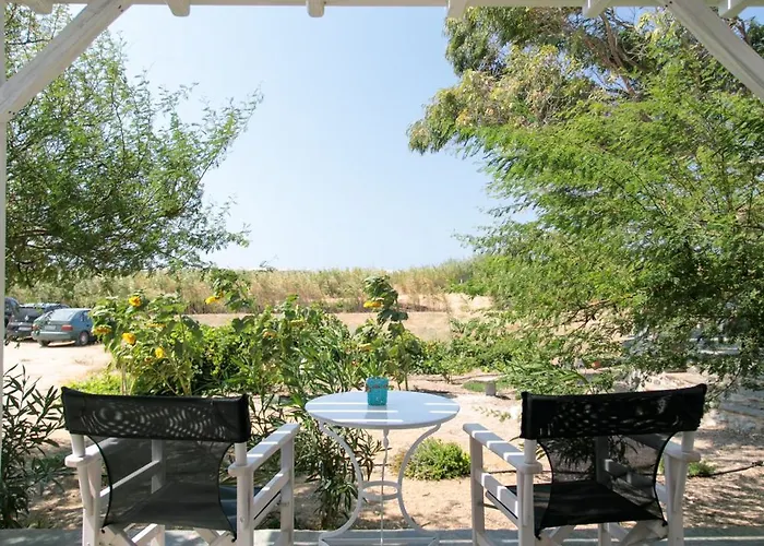 Peratsi Stone Villa *