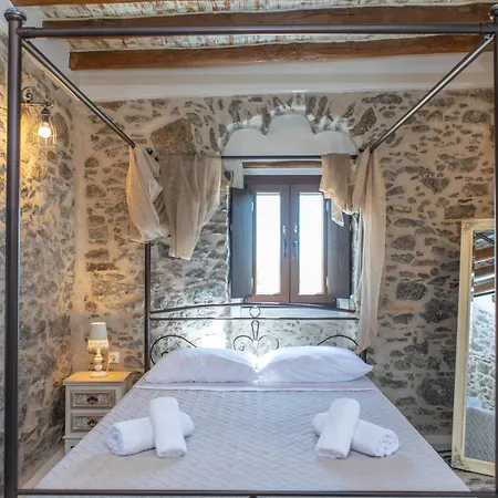 Peratsi Stone Naxos City